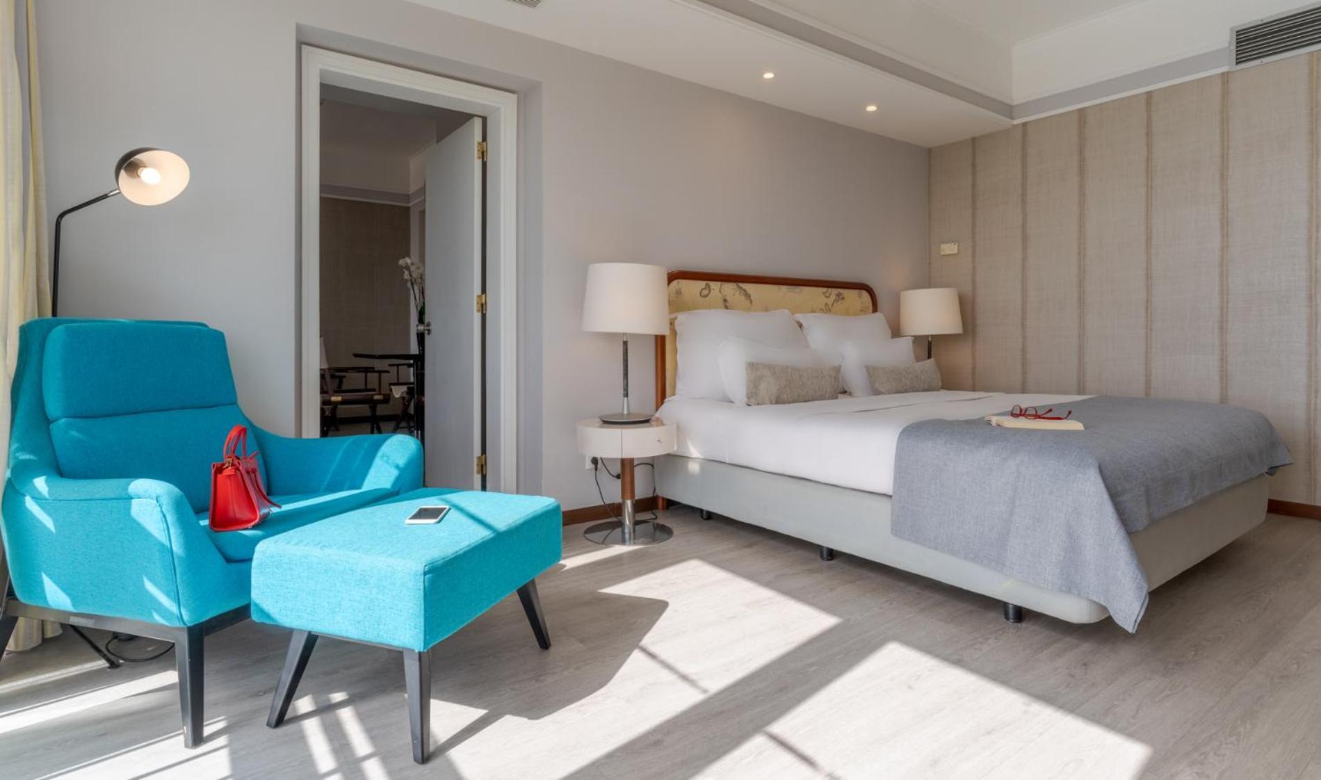 페스타나 알보르 프라이아 비치 앤 골프 리조트 호텔 외부 사진 A bedroom at the hotel