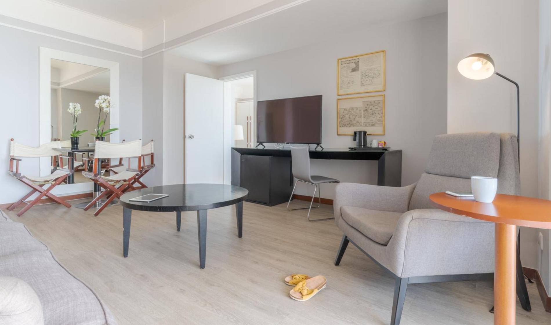 페스타나 알보르 프라이아 비치 앤 골프 리조트 호텔 외부 사진 A living room