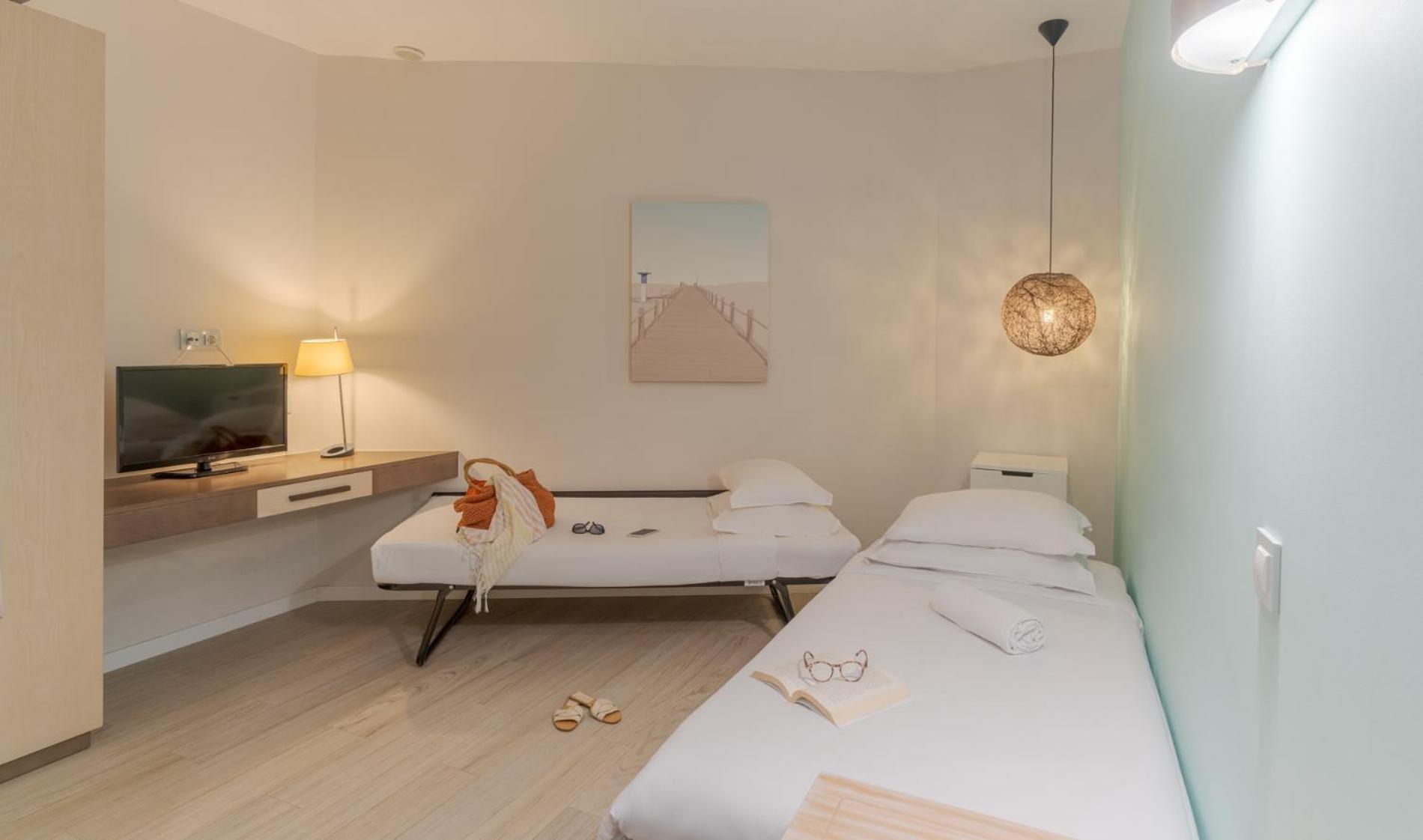 페스타나 알보르 프라이아 비치 앤 골프 리조트 호텔 외부 사진 A room at the hotel