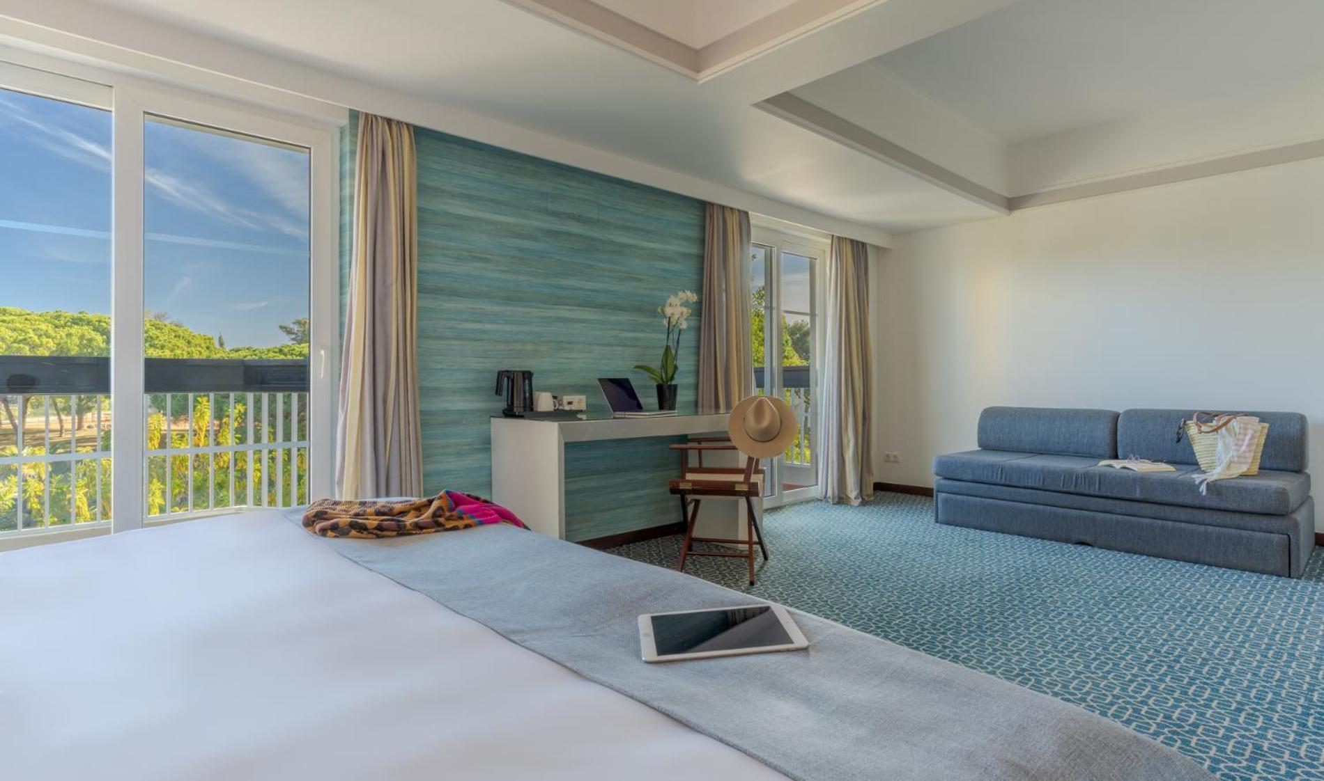 페스타나 알보르 프라이아 비치 앤 골프 리조트 호텔 외부 사진 A room at the hotel