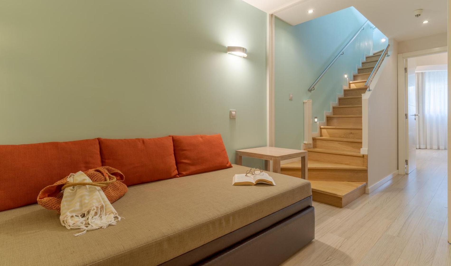 페스타나 알보르 프라이아 비치 앤 골프 리조트 호텔 외부 사진 A modern interior