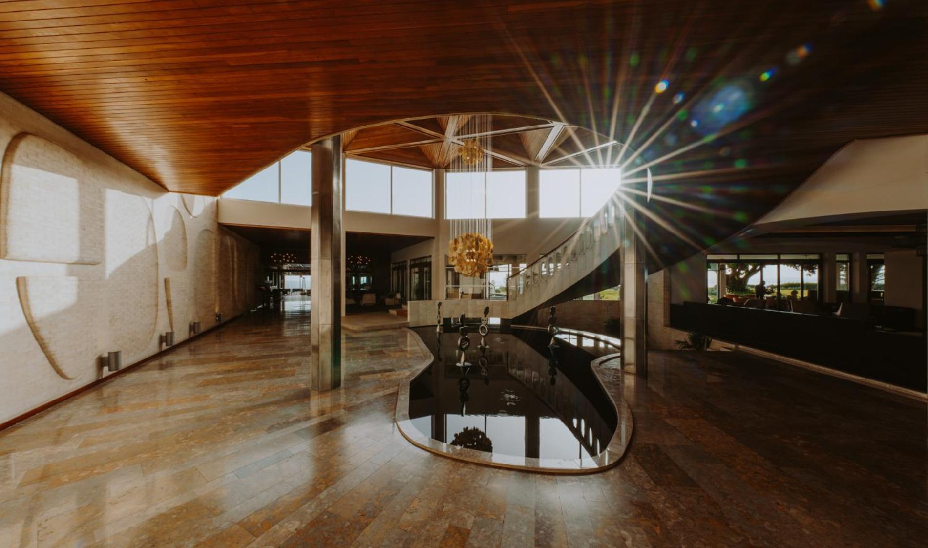페스타나 알보르 프라이아 비치 앤 골프 리조트 호텔 외부 사진 Interior of the hotel