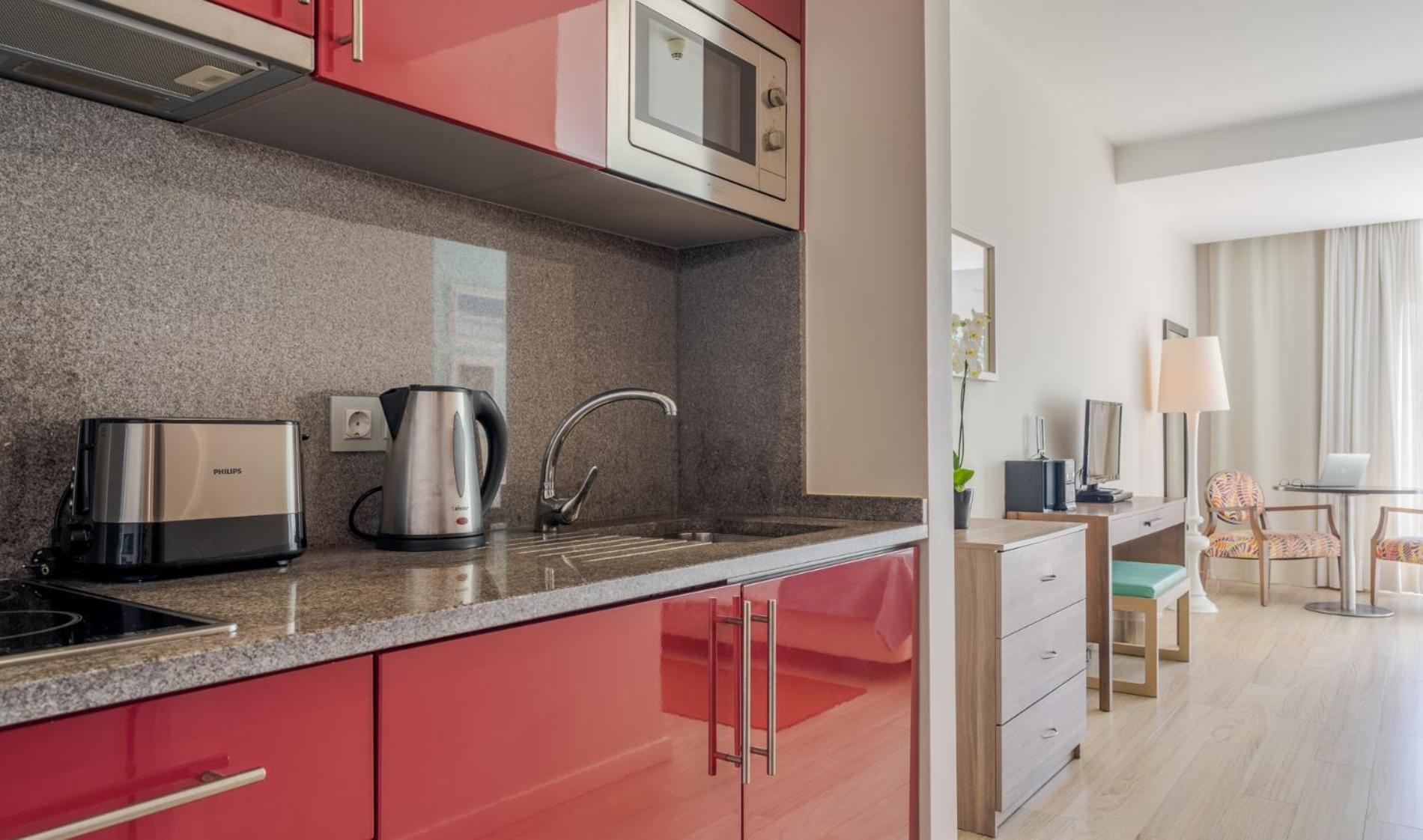 페스타나 알보르 프라이아 비치 앤 골프 리조트 호텔 외부 사진 Kitchenette