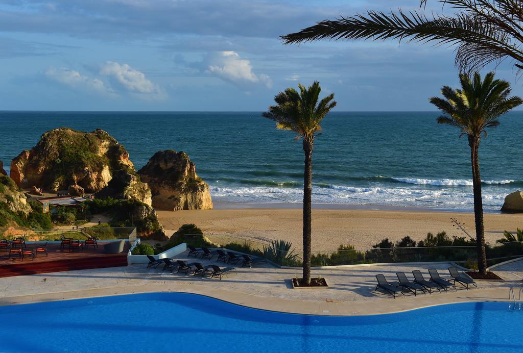 페스타나 알보르 프라이아 비치 앤 골프 리조트 호텔 외부 사진 The beach at the resort